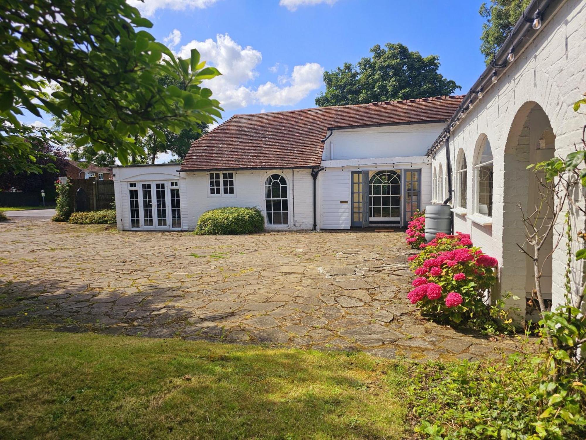 English Farmhouse Cottage Guildford Exterior photo